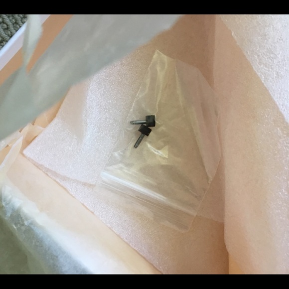 Nina Ricci women’s bi-color pump - Picture 7 of 9